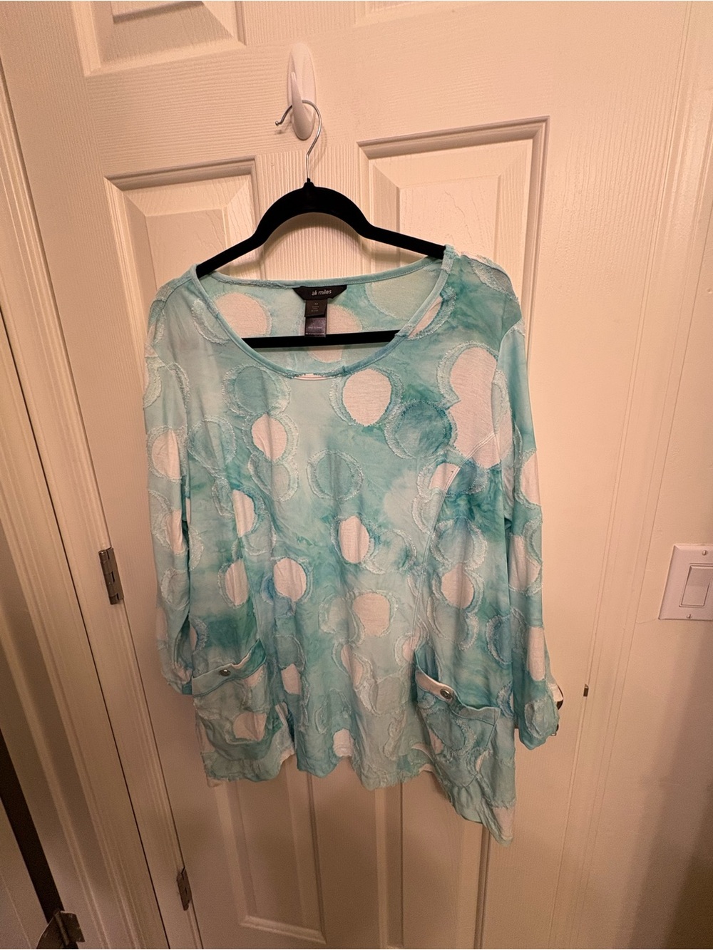 1X-Ali Miles Aqua and White Polka Dot Tunic Raw Edge Stitching. Front Pockets.